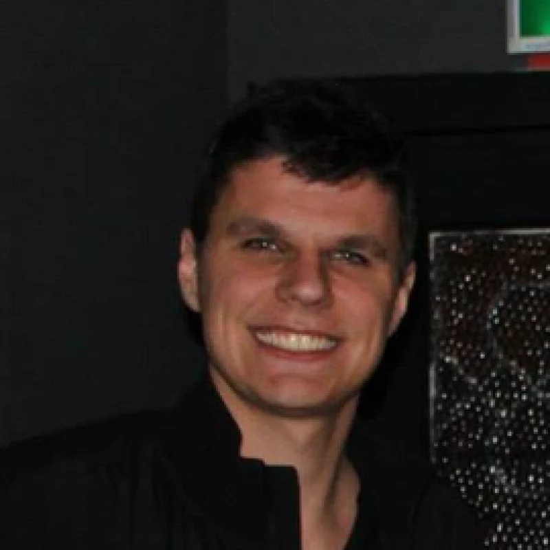 marcos.webp